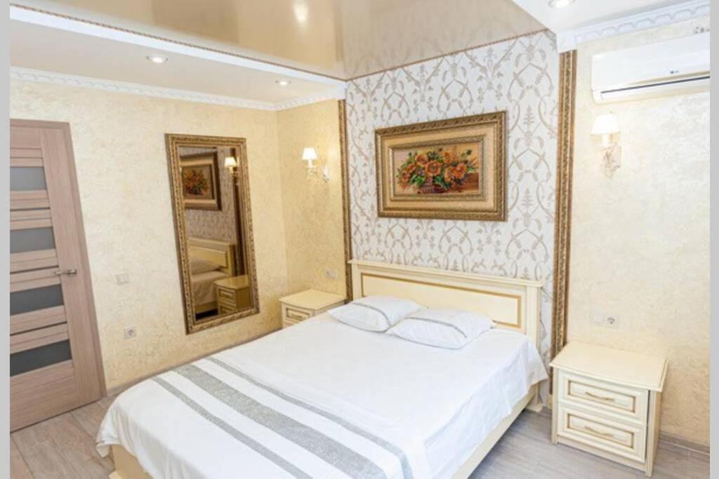 Тараскова 16, Люкс, Юзр Apartment Cherkasy Exterior photo